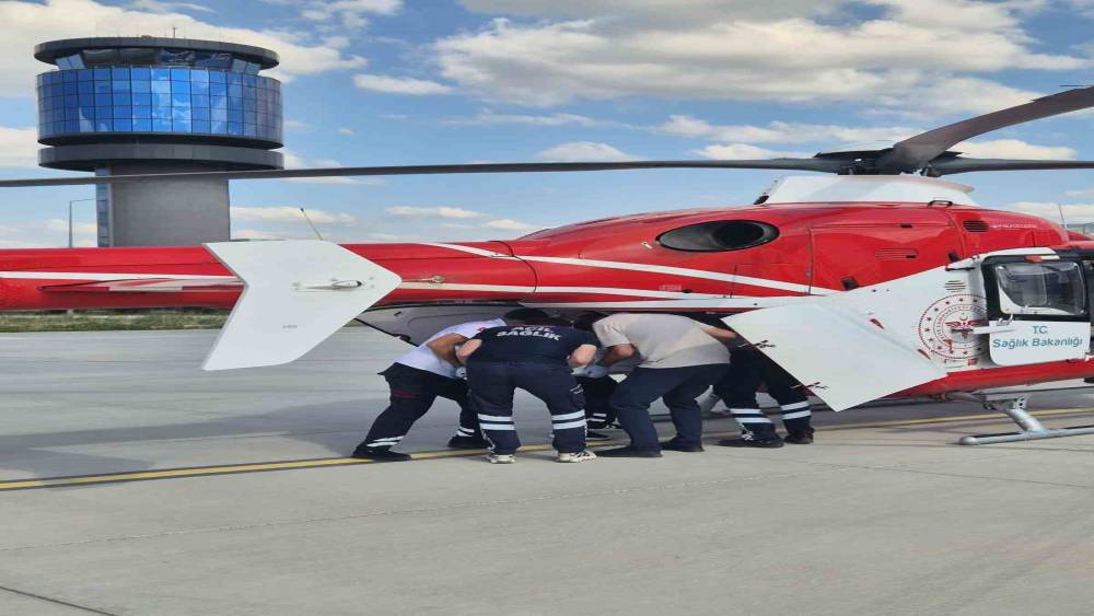 Tokat&rsquo;ta tedavi g&ouml;ren yaşlı kadın helikopter ambulansla Konya&rsquo;ya sevk edildi
