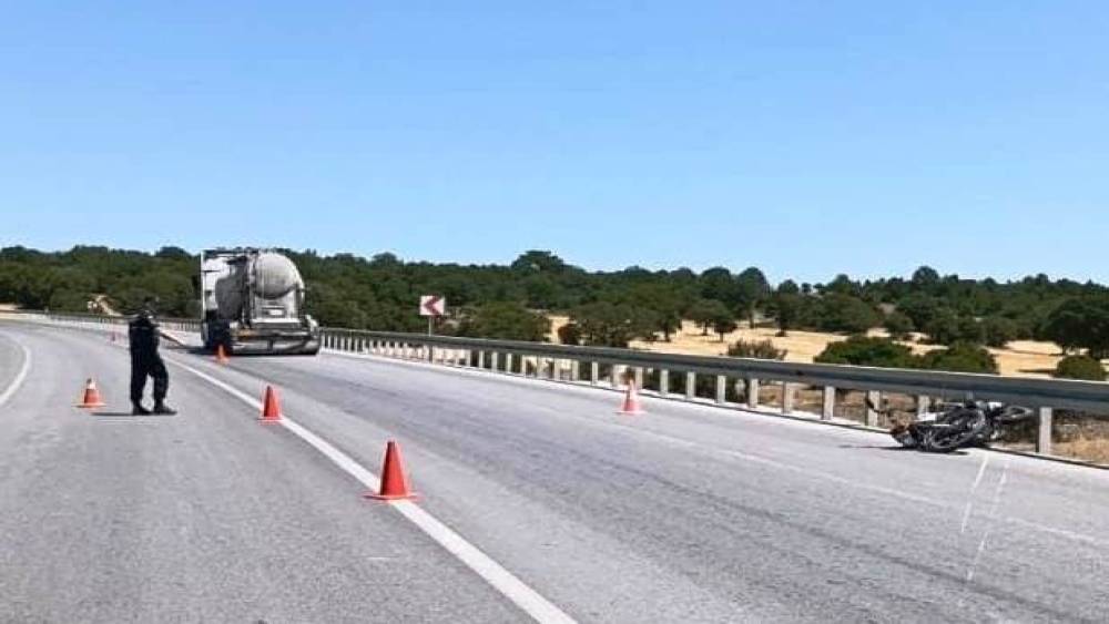 Emet&rsquo;te beton mikseri motosiklete &ccedil;arptı: 1 &ouml;l&uuml;, 1 ağır yaralı
