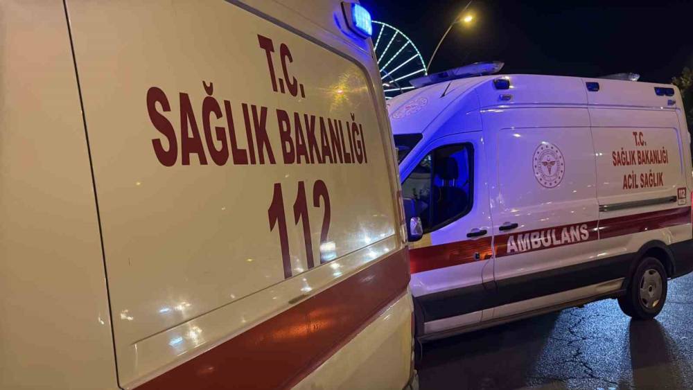 D&uuml;ğ&uuml;n salonunda iki taraf arasında tekme tokat kavga: 5 yaralı
