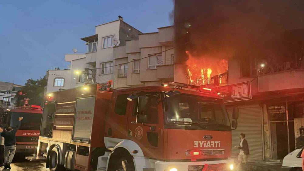 Gaziantep&rsquo;te korkutan ev yangını: 1 yaralı
