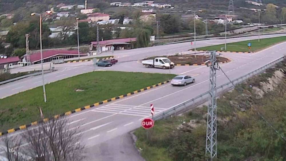 Bartın’da kaza anı güvenlik kamerasında
