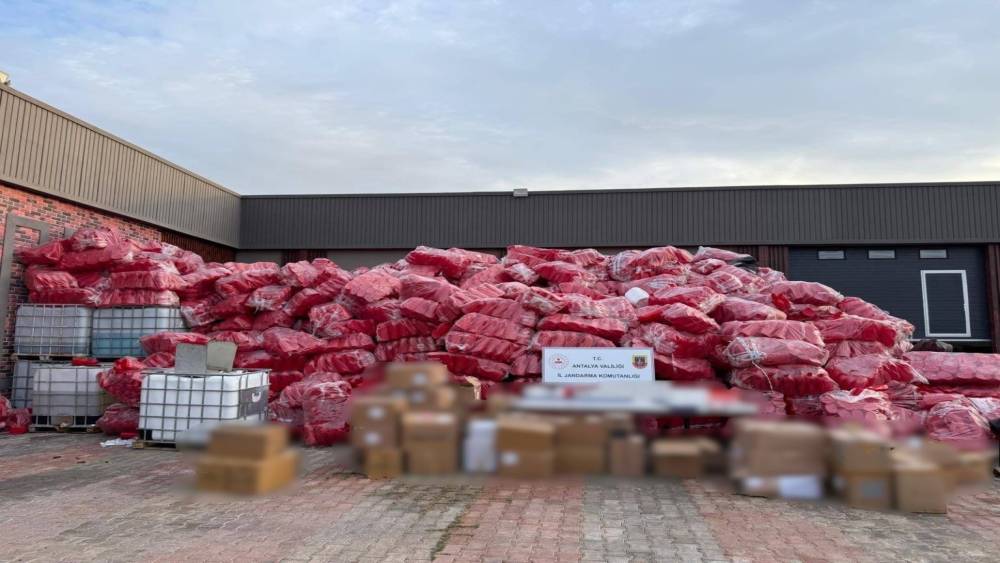 Antalya’da kaçak alkol operasyonu: 52 bin litre etil alkol ele geçirildi
