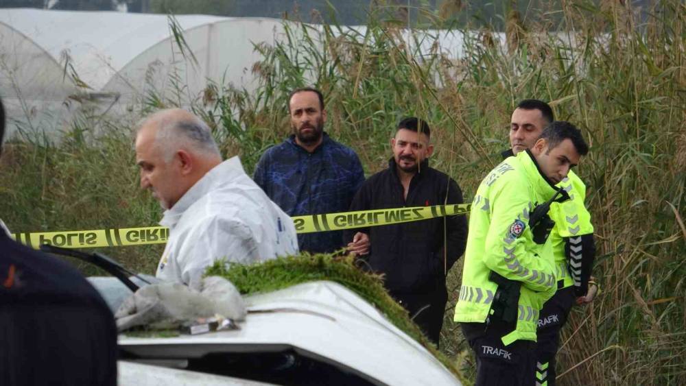 Gece evden otomobille ayrılan kadın, dereye düşen otomobilde hayatını kaybetti
