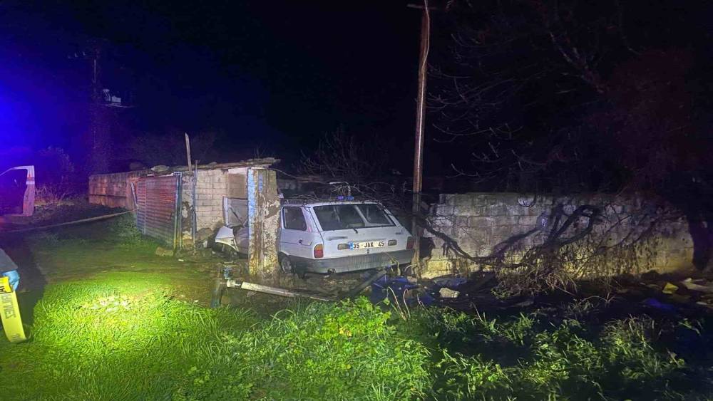 İzmir&rsquo;de bir kişinin &ouml;ld&uuml;ğ&uuml; kazayla ilgili s&uuml;r&uuml;c&uuml; tutuklandı
