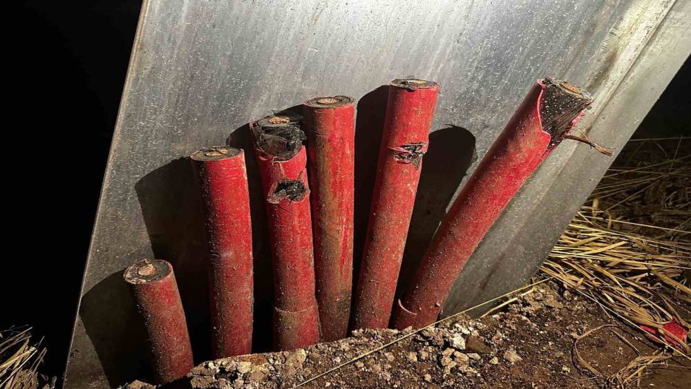 Vin&ccedil; kiralayarak 1 milyon TL&rsquo;lik kablo &ccedil;aldılar
