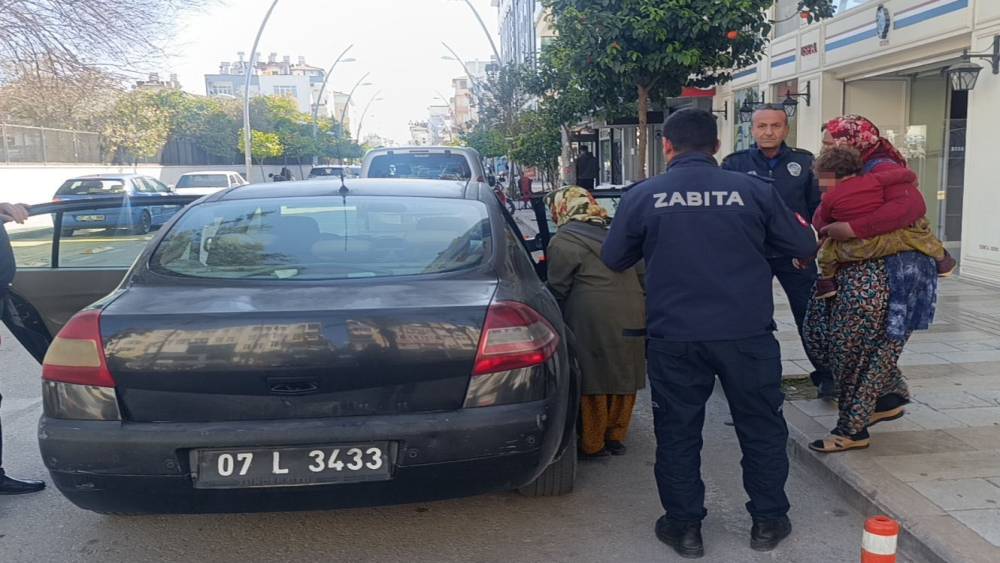 Zabıtaya dilenirken yakalanan dilenci, &lsquo;Yetişin taciz ediyorlar&rsquo; diyerek ka&ccedil;maya &ccedil;alıştı
