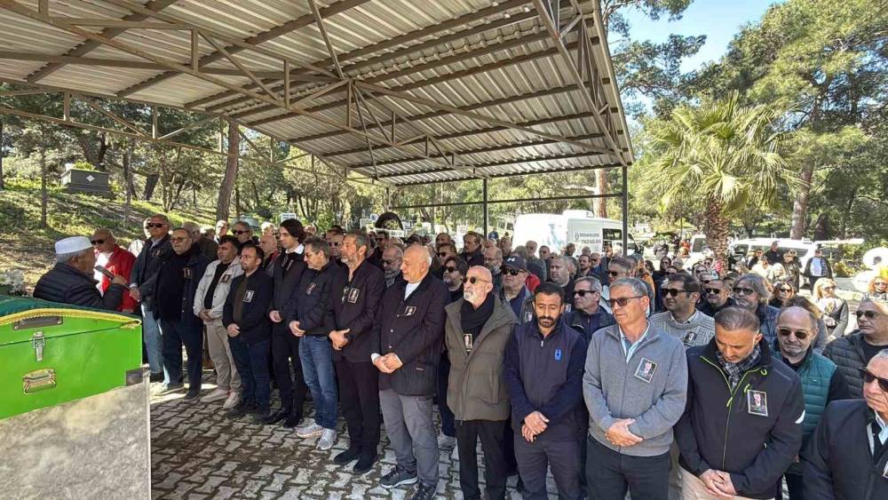 Beton mikserinin &ccedil;arptığı iş insanı son yolculuğuna uğurlandı
