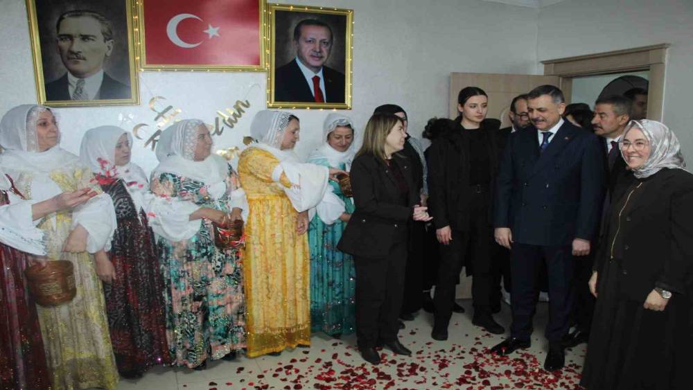 İ&ccedil;işleri Bakanı &Ccedil;ift&ccedil;i Şırnak&rsquo;ta
