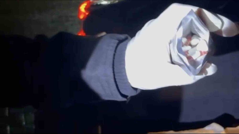 İstanbul&rsquo;dan Sakarya&rsquo;ya uyuşturucu getiren ş&uuml;pheliyi polis kovalamacayla yakaladı
