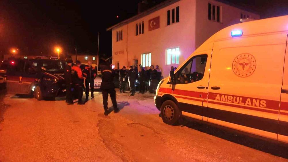 K&uuml;tahya&rsquo;da kayıp yaşlı şahıs k&ouml;y&uuml;nden 8 kilometre uzakta sağ olarak bulundu
