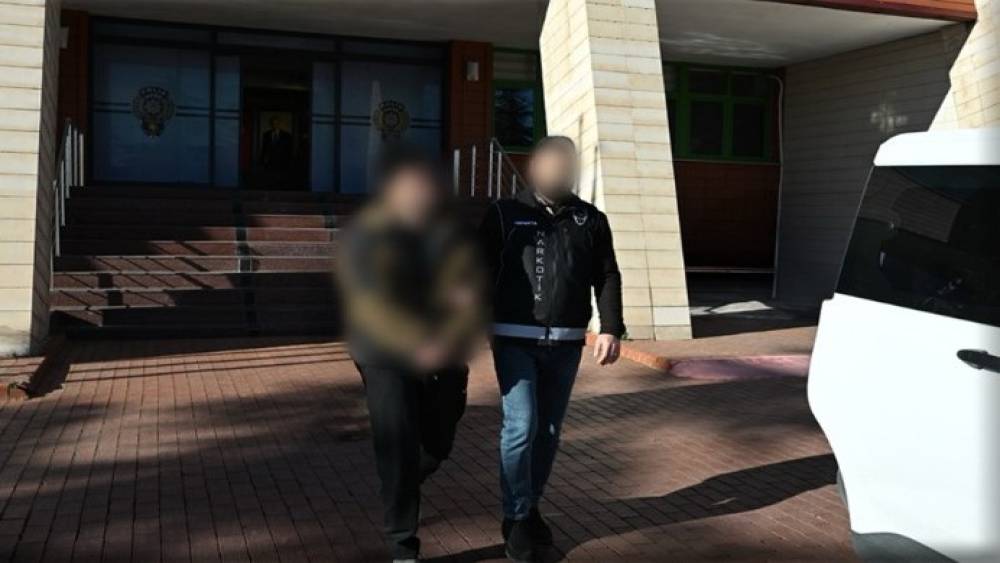 Isparta&rsquo;da 17 yıl hapis cezasıyla aranan şahıs yakalandı
