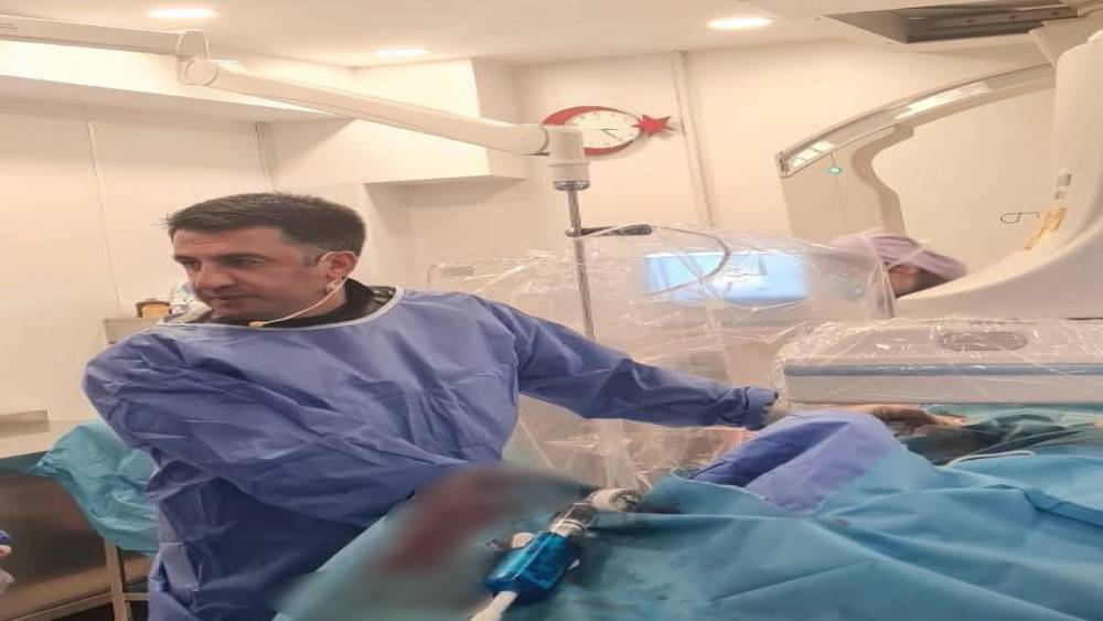 Prof. Dr. Akdağ: &rsquo;&rsquo;Sağlıklı bir v&uuml;cut i&ccedil;in en &ouml;nemli kriterlerden biri kalp sağlığıdır&rsquo;&rsquo;
