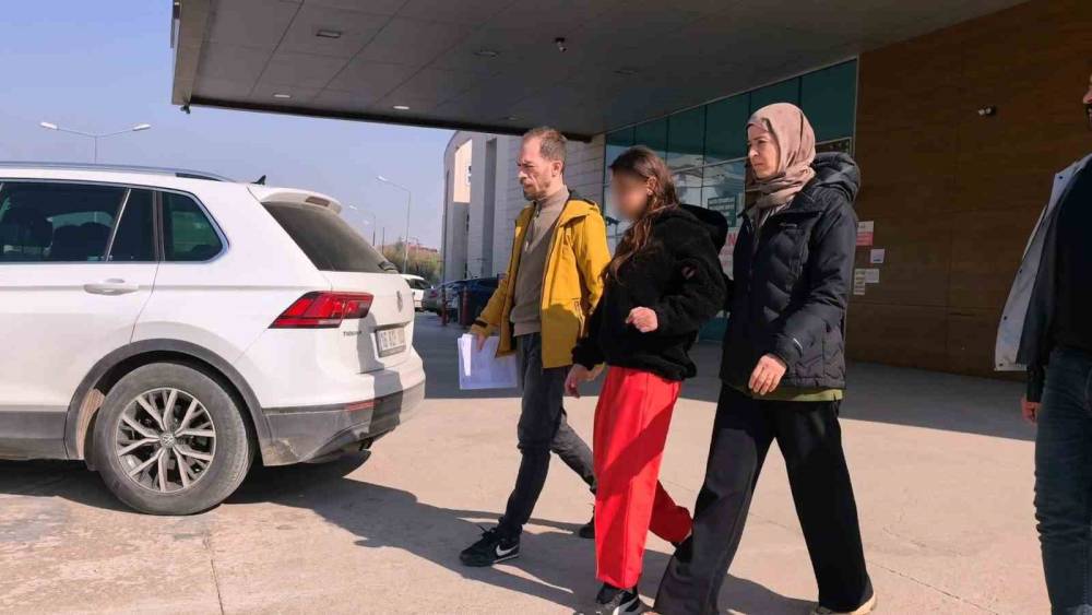Bursa&rsquo;da gen&ccedil; kızların bı&ccedil;aklı kavgası: 1 ş&uuml;pheli adliyeye sevk edildi

