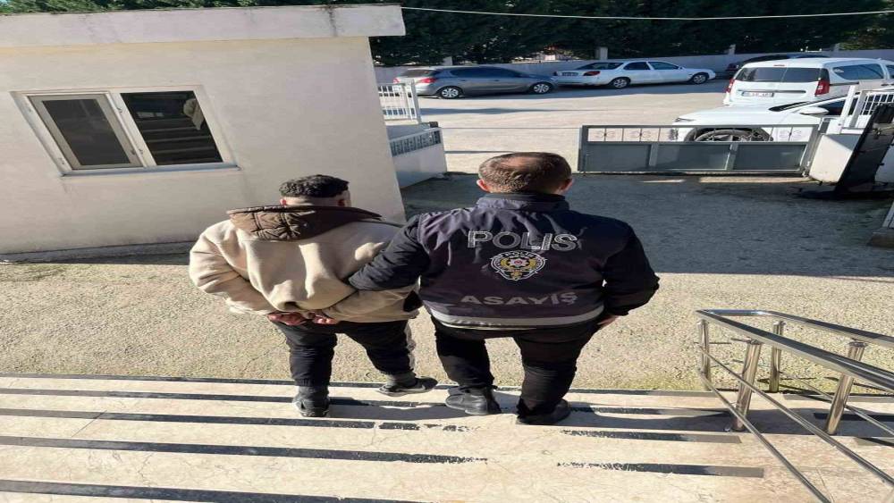 Karacabey&rsquo;de 8 yıl 7 ay kesinleşmiş hapis cezası bulunan şahıs yakalandı
