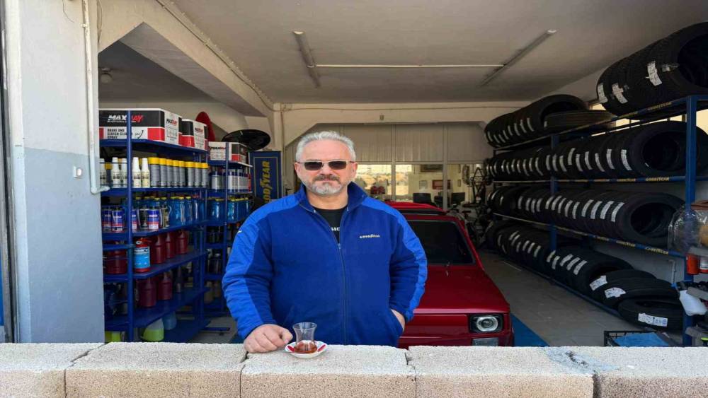 D&uuml;kkanın &ouml;n&uuml;ne duvar &ouml;rd&uuml;, kiracısı isyan etti: "Bizi a&ccedil;ık cezaevine &ccedil;evirdi"
