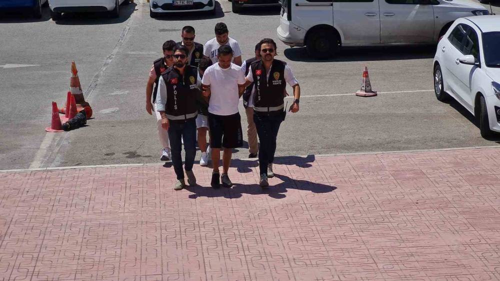 Ağırlaştırılmış m&uuml;ebbet hapis cezasına &ccedil;arptırıldı
