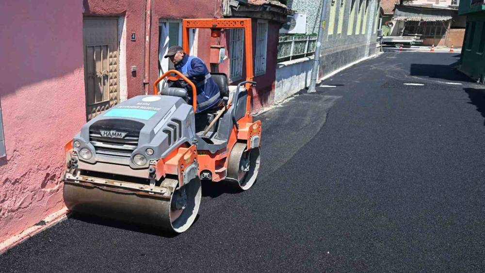 Muradiye&rsquo;de yol yenileme ve asfalt seferberliği

