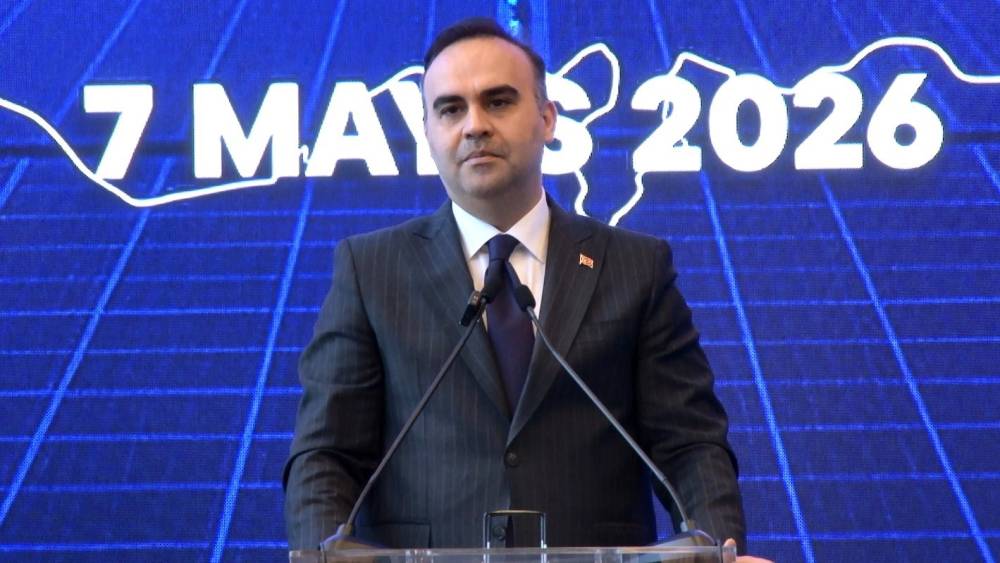 Bakan Kacır: "&Uuml;lkemiz en az 5 &uuml;retim tesisiyle yıllık 20 gigavatın &uuml;zerinde g&uuml;neş h&uuml;cresi &uuml;retim kapasitesine erişecek"
