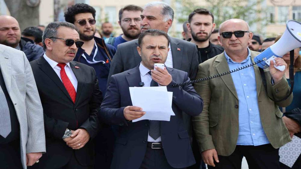 SC&Uuml; &ccedil;alışanları, bankaların promosyon tutumunu protesto etti

