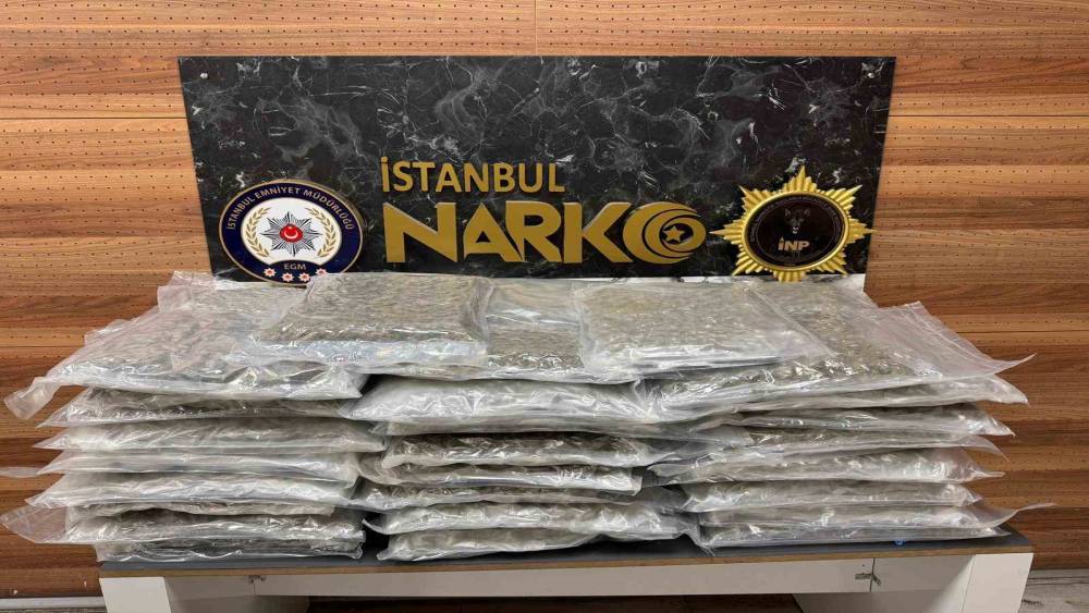 İstanbul&rsquo;da uyuşturucu operasyonu: 58 kilo gram skunk ele ge&ccedil;irildi
