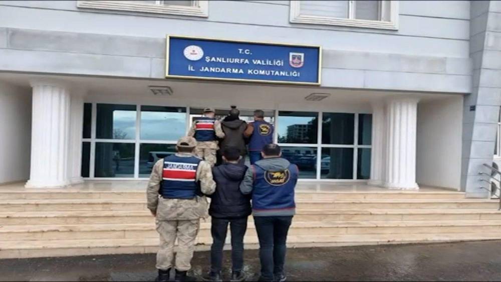 Resmi belgede sahteciliğe 2 g&ouml;zaltı
