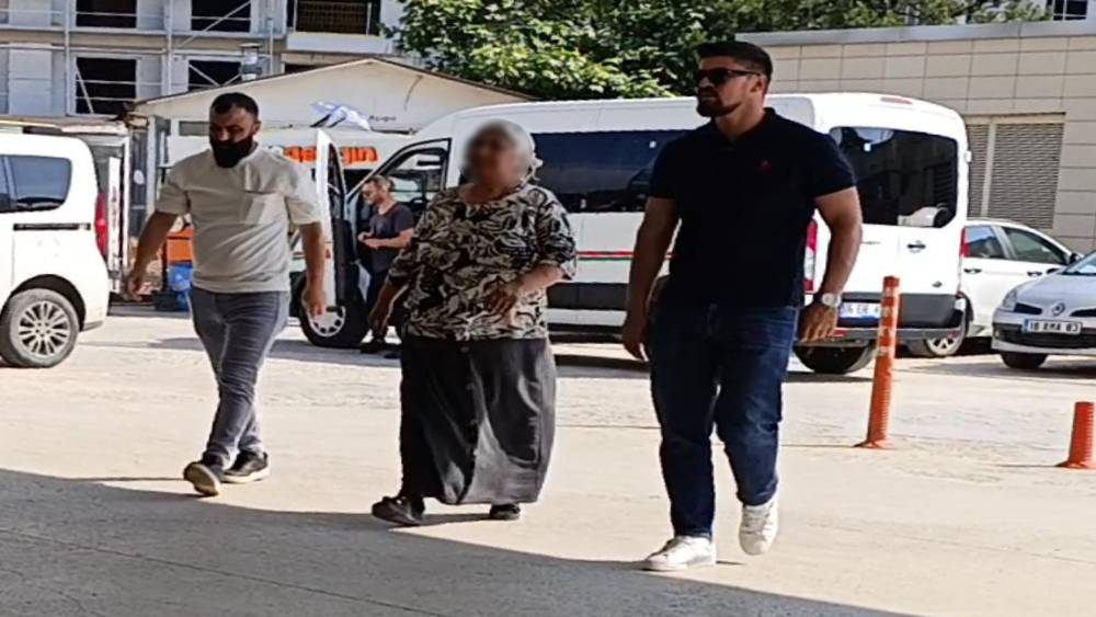 Uyuşturucu ticaretinden 10 yıl hapis cezası bulunan h&uuml;k&uuml;ml&uuml; yakalandı
