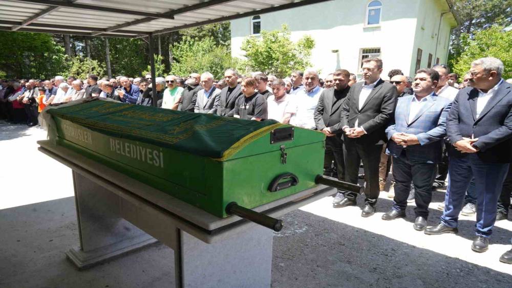 Selde hayatını kaybeden kadın son yolculuğuna uğurlandı
