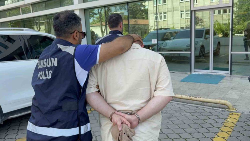 Kalıp ustası &ccedil;alıştığı okul inşaatından 650 bin lira değerinde kablo &ccedil;aldı
