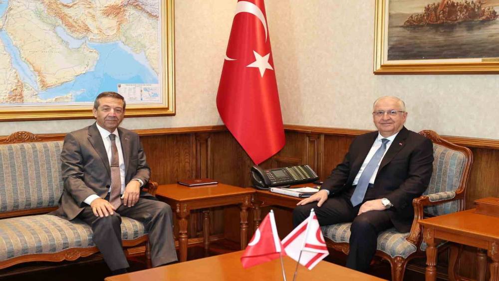 Bakan G&uuml;ler, KKTC Dışişleri Bakanı Ertuğruloğlu ile bir araya geldi
