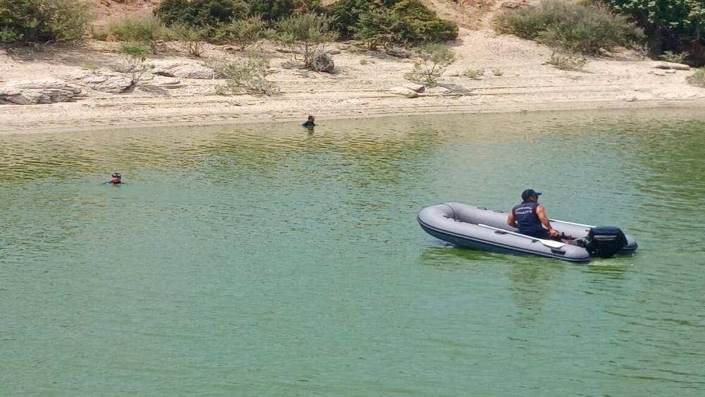 Aydın itfaiyesi g&ouml;letin dibindeki 50 bin dolarlık bambiyi tek par&ccedil;a olarak &ccedil;ıkarmayı başardı
