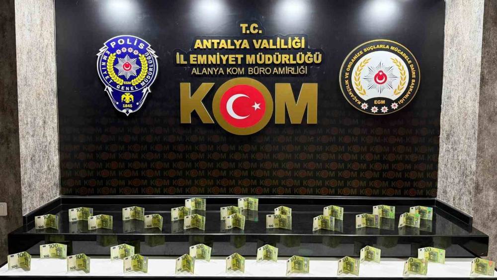 Antalya&rsquo;da 22 adet ka&ccedil;ak tarihi eser yakalandı
