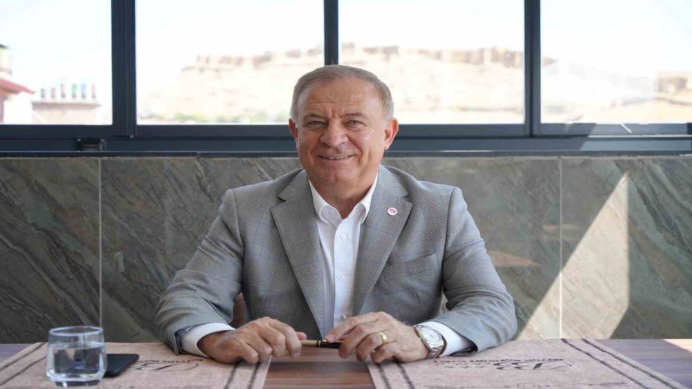 Milletvekili G&ouml;kan Zeybek Bayburt&rsquo;ta parti &ccedil;alışmalarını anlattı
