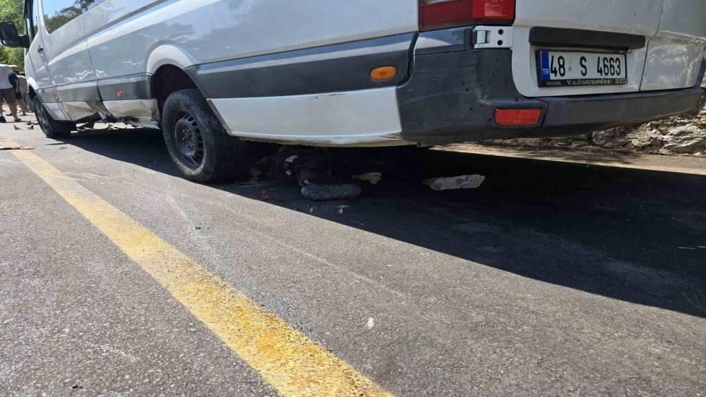 Marmaris-İ&ccedil;meler yolunda motor kazası: 1 &ouml;l&uuml;, 1 ağır yaralı

