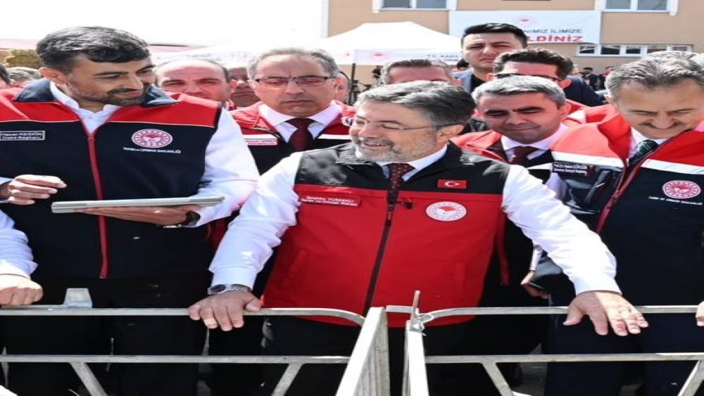Bakan Yumaklı Kars&rsquo;ta Tarım ve Hayvancılığın G&uuml;c&uuml;n&uuml; Anlattı: B&uuml;y&uuml;kbaş ve K&uuml;&ccedil;&uuml;kbaş Varlığında Artış
