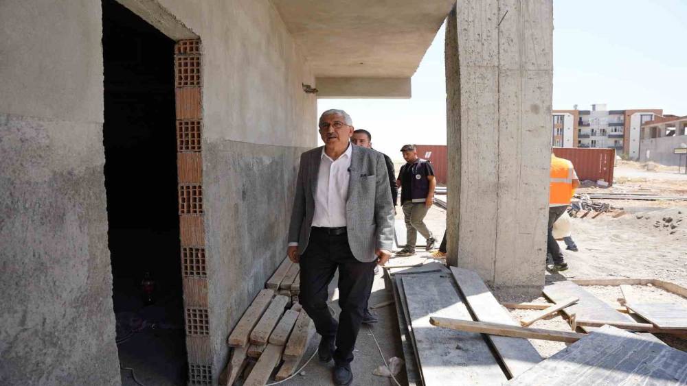 Kahta&rsquo;da kadınlara &ouml;zel yaşam ve y&uuml;zme merkezi y&uuml;kseliyor
