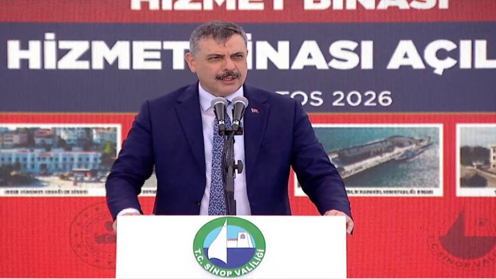 Bakan &Ccedil;ift&ccedil;i Sinop&rsquo;ta 525 milyon TL&rsquo;lik yatırımları a&ccedil;tı: "Devlet vatandaşına daha hızlı ulaşacak"
