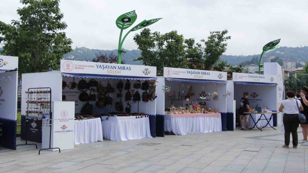 Rize&rsquo;de &lsquo;Yaşayan Miras Ş&ouml;leni&rsquo; başladı
