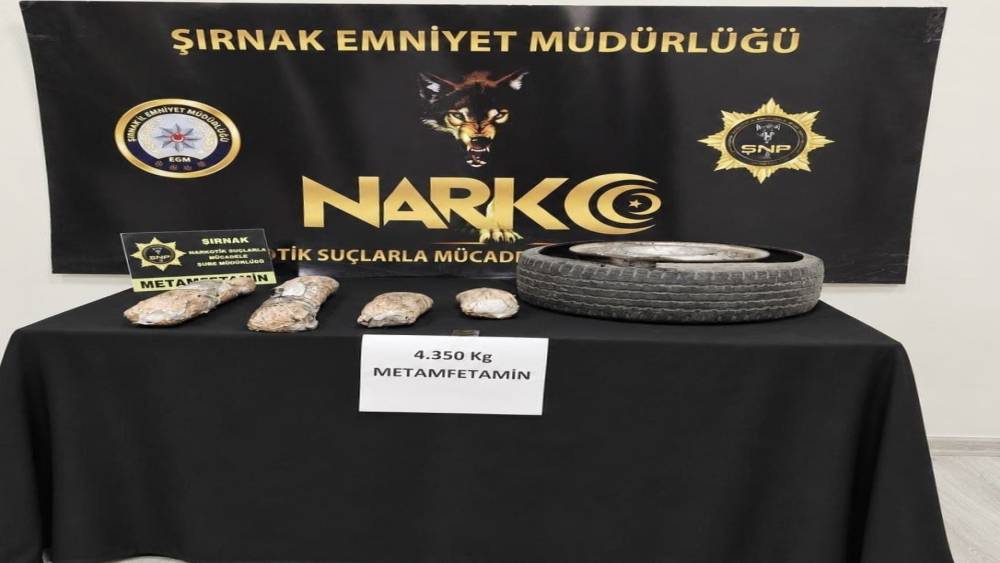 Şırnak&rsquo;ta stepneye gizlenmiş 4 kilo metamfetamin ele ge&ccedil;irildi
