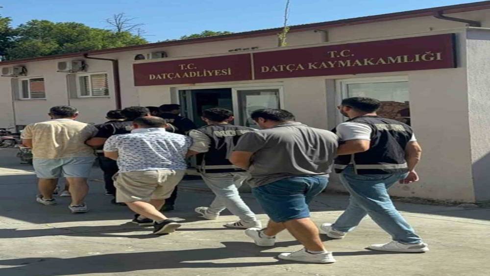 Yurt dışına ka&ccedil;maya &ccedil;alışan FET&Ouml; &uuml;yeleri yakalandı

