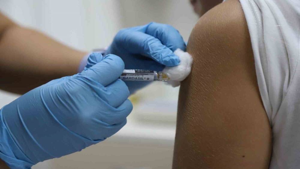 Muğla B&uuml;y&uuml;kşehir&rsquo;in HPV aşı desteği s&uuml;r&uuml;yor
