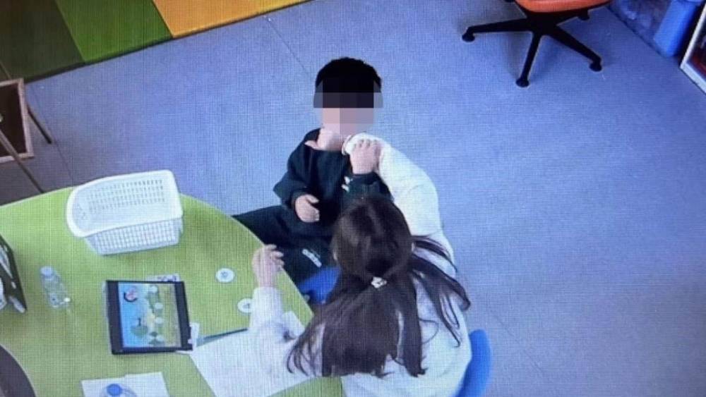 Otizmli &ccedil;ocuğun darp edilmesi davasında sanık basını su&ccedil;ladı
