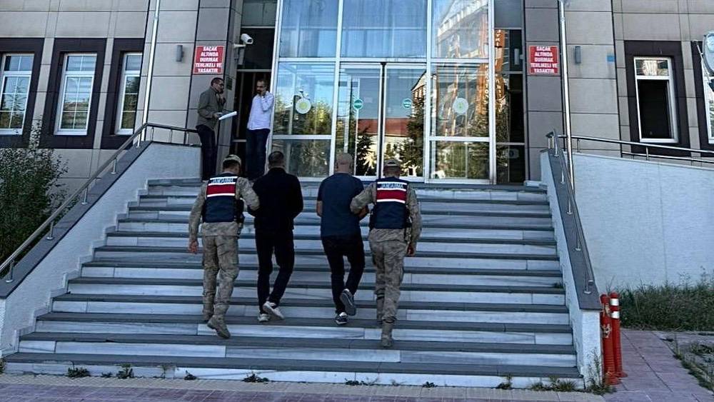 Bitlis’te göçmen kaçakçılığı operasyonu: 2 organizatör tutuklandı
