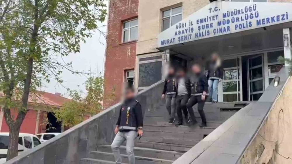 Ağrı&rsquo;da 21 yıl 2 ay hapis cezası bulunan firari yakalandı
