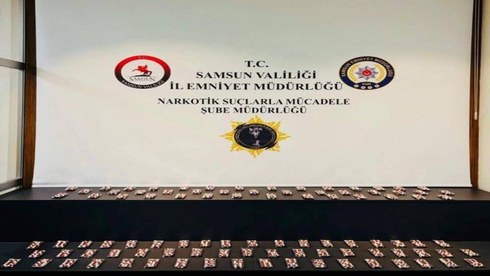 Samsun&rsquo;da 2 bin 352 sentetik ecza ele ge&ccedil;irildi: 3 g&ouml;zaltı
