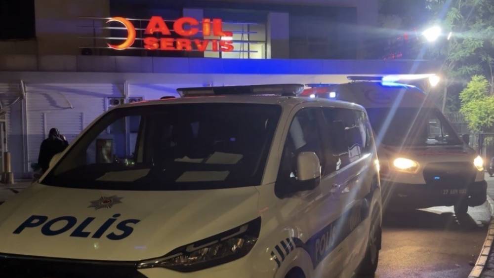 Aracında silahlı saldırıya uğrayan şahsın &ouml;l&uuml;m&uuml;nde 2 g&ouml;zaltı
