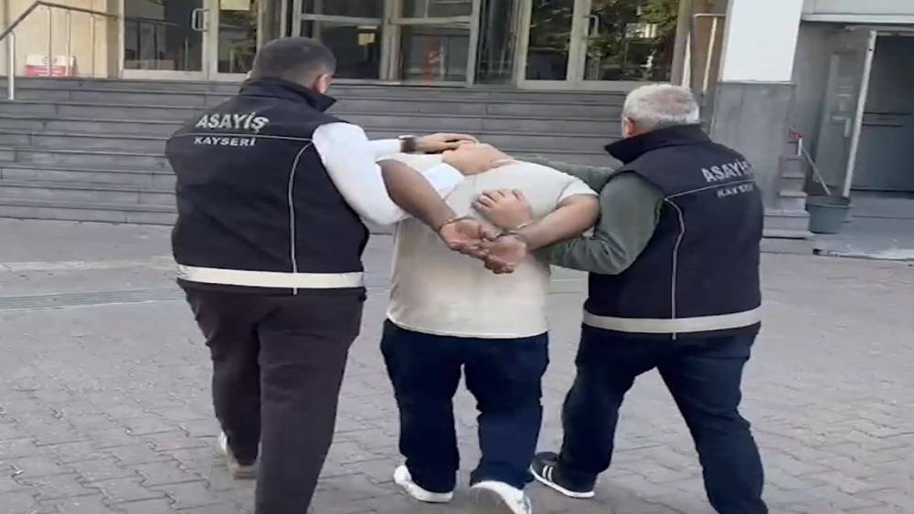 Kayseri&rsquo;de &lsquo;hırsızlık&rsquo; su&ccedil;undan 10 yıl 11 ay kesinleşmiş hapis cezası bulunan şahıs yakalandı
