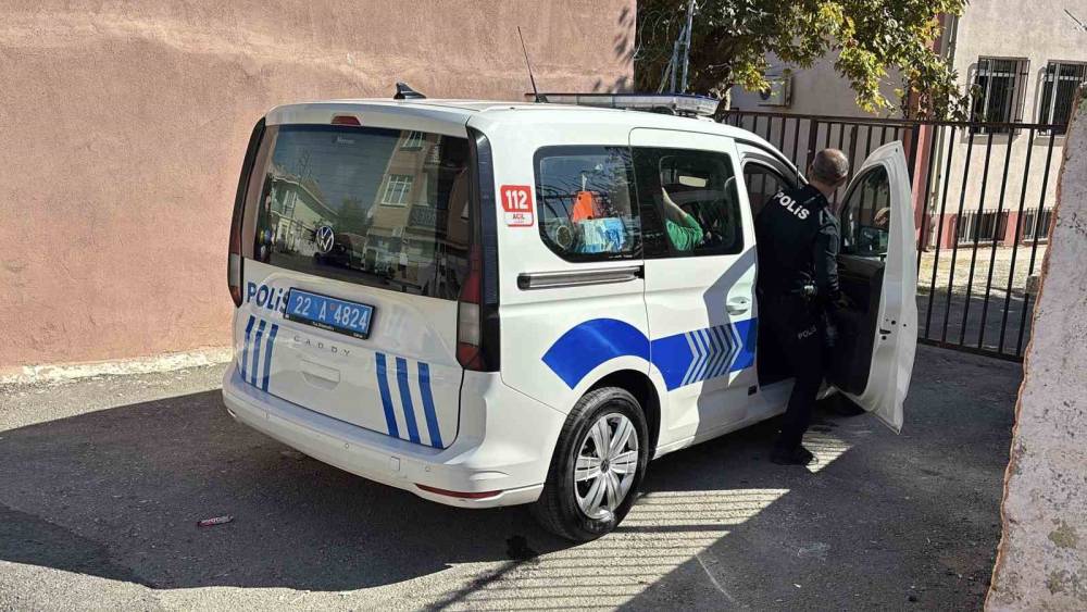 Okula silah getiren &ouml;ğrenci yakalandı
