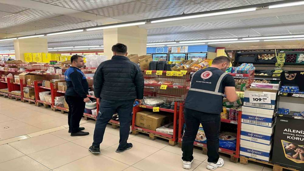 Siirt’te fiyat etiketi denetimleri devam ediyor
