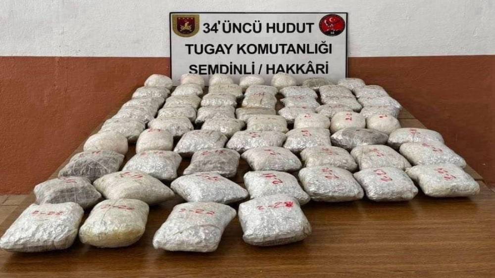 Hakkari sınırında 32 kilo uyuşturucu ele geçirildi
