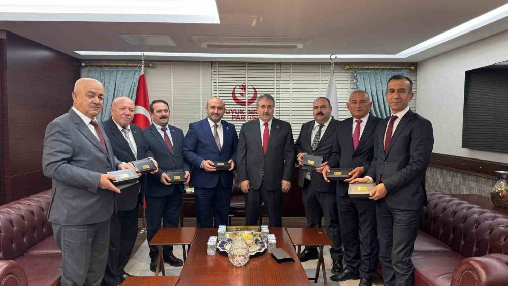 Belediye başkanları ve AK Parti Eskişehir İl Başkanı Albayrak, BBP lideri Destici’yi ziyaret etti
